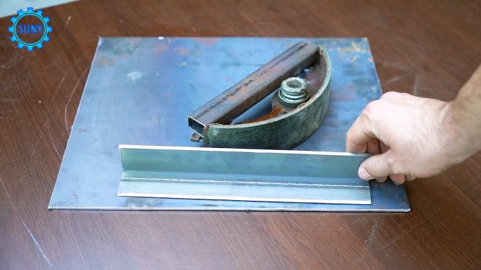 Удобное приспособление из тормозной колодки для сварки труб под прямым углом