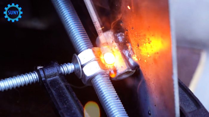 Удобное приспособление из тормозной колодки для сварки труб под прямым углом