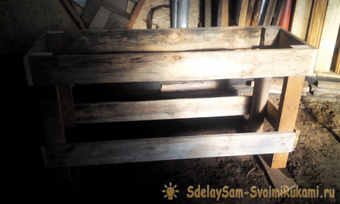 Удобный и простой верстак для торцовки досок