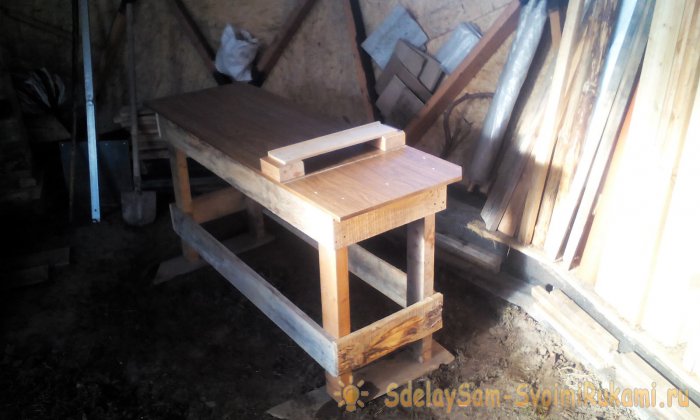 Удобный и простой верстак для торцовки досок