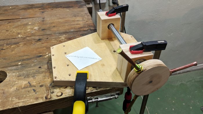 Очень точная сверлильная стойка под дрель своими руками