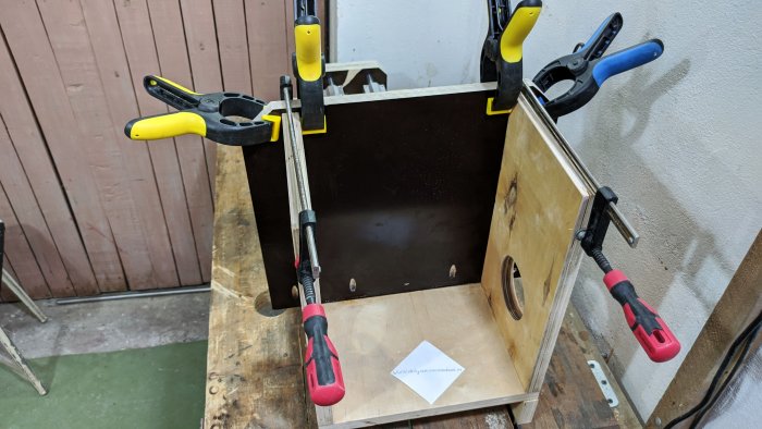 Очень точная сверлильная стойка под дрель своими руками