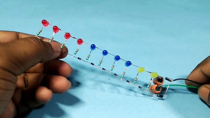 Светодиодный индикатор уровня с питанием напрямую от динамика