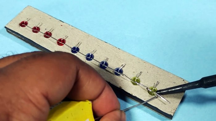 Светодиодный индикатор уровня с питанием напрямую от динамика