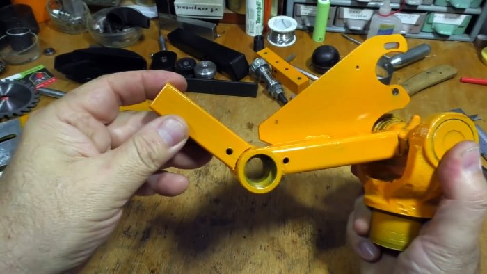 Как из крестовины кардана сделать низковольтный мини отрезной станок