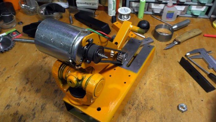 Как из крестовины кардана сделать низковольтный мини отрезной станок