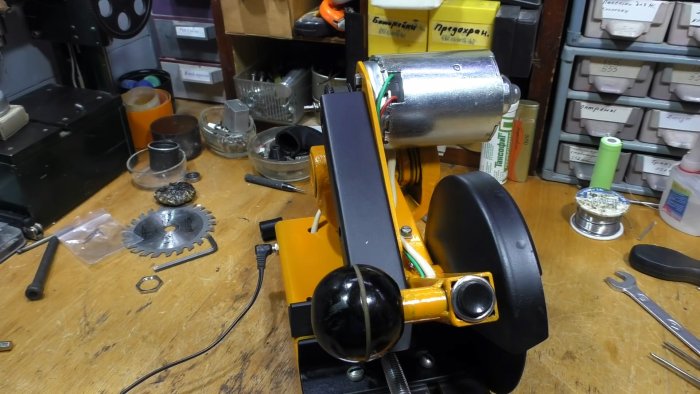 Как из крестовины кардана сделать низковольтный мини отрезной станок