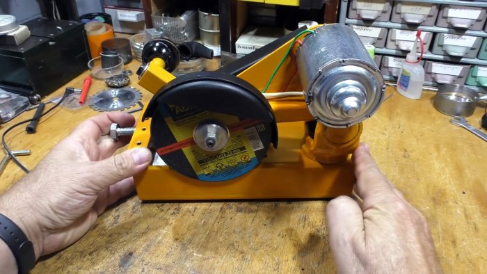 Как из крестовины кардана сделать низковольтный мини отрезной станок