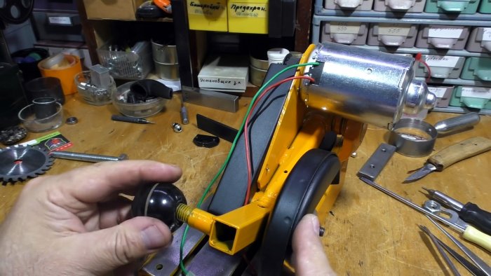 Как из крестовины кардана сделать низковольтный мини отрезной станок