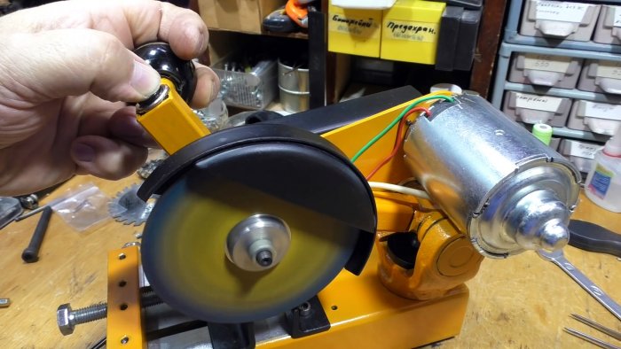 Как из крестовины кардана сделать низковольтный мини отрезной станок