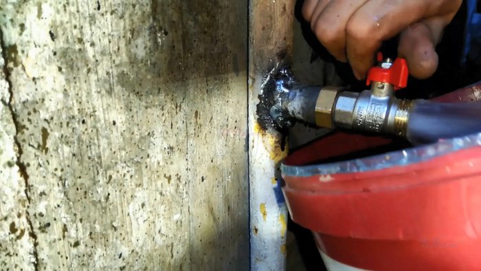 2 способа врезаться в трубу под давлением со сваркой и без