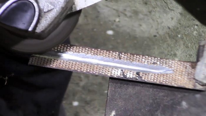 Как сделать резец для токарных работ по дереву из старого рашпиля