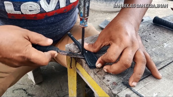 Как из старой покрышки сделать вечные шлепки