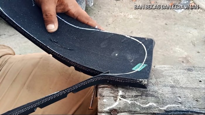 Как из старой покрышки сделать вечные шлепки