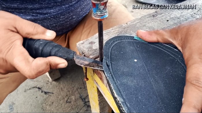 Как из старой покрышки сделать вечные шлепки