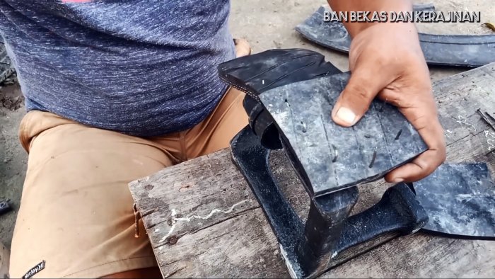 Как из старой покрышки сделать вечные шлепки