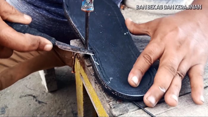 Как из старой покрышки сделать вечные шлепки