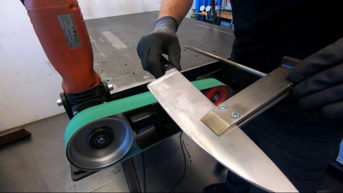 Более функционального станка из болгарки вы вряд ли увидите