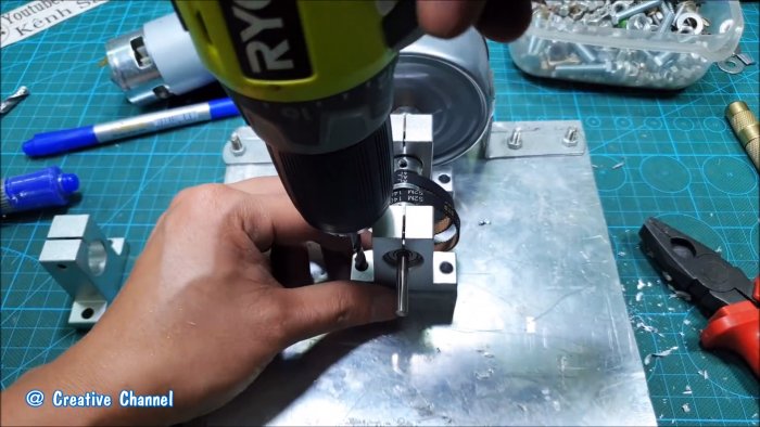 Как из консервных банок сделать мощную помпу на двух моторах