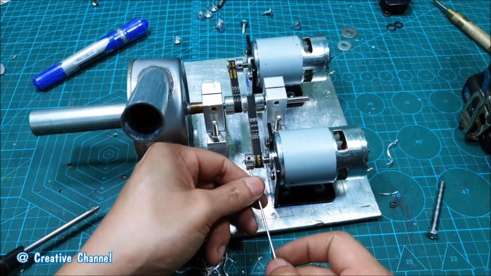 Как из консервных банок сделать мощную помпу на двух моторах