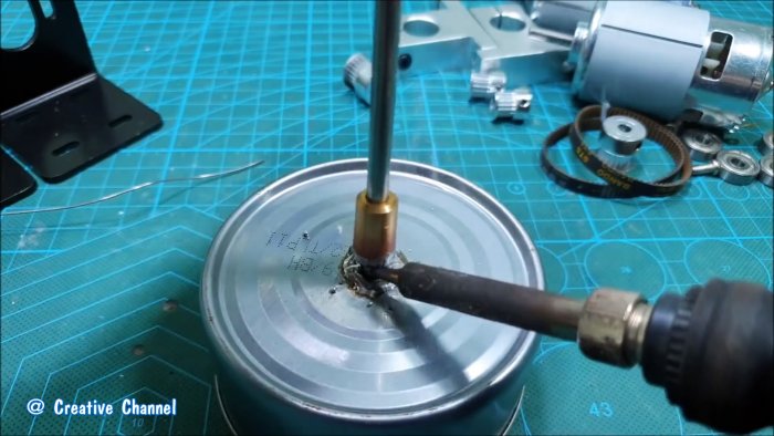 Как из консервных банок сделать мощную помпу на двух моторах