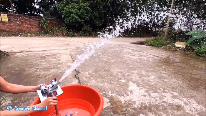 Как из консервных банок сделать мощную помпу на двух моторах