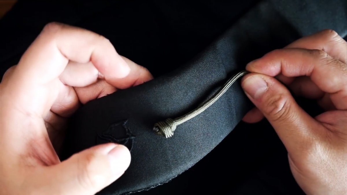 Как завязать паракордовый шнур на рюкзак, чтобы он распустился за секунду