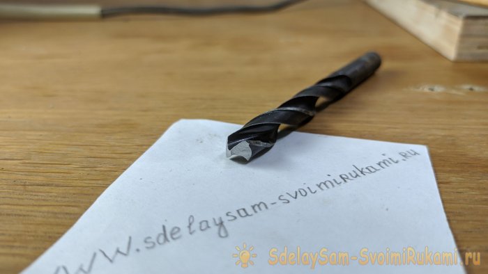 Регулируемое приспособление для идеальной заточки сверл