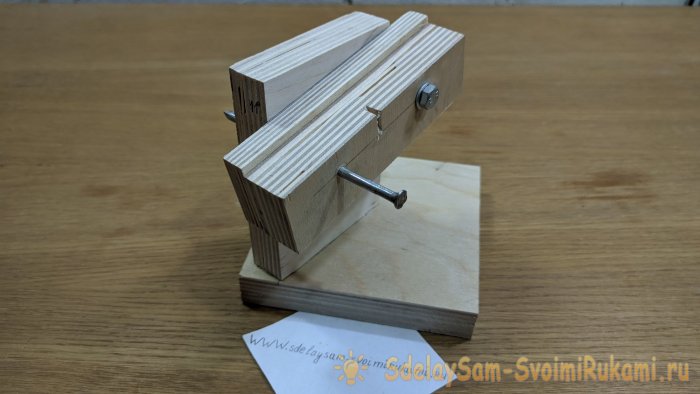 Регулируемое приспособление для идеальной заточки сверл