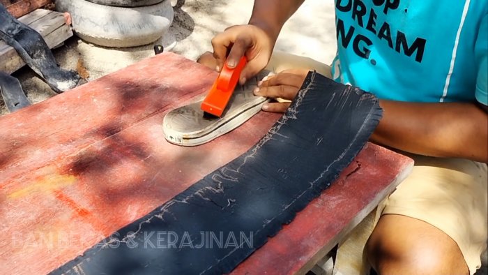 Ремонтируем прохудившуюся подошву автомобильной шиной