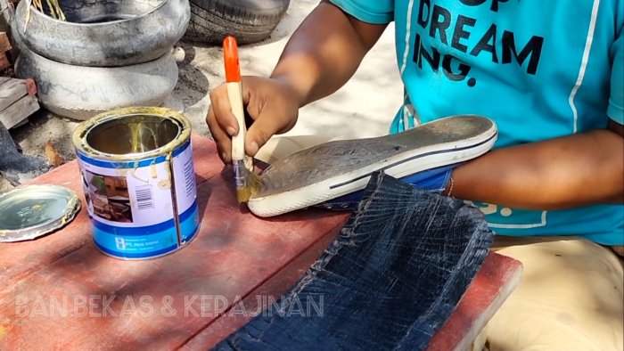 Ремонтируем прохудившуюся подошву автомобильной шиной