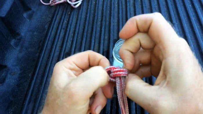 Лайфхак по быстрому развязыванию затянутых узлов