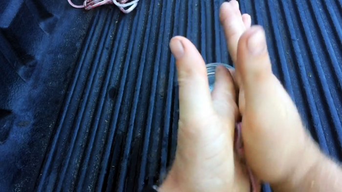 Лайфхак по быстрому развязыванию затянутых узлов