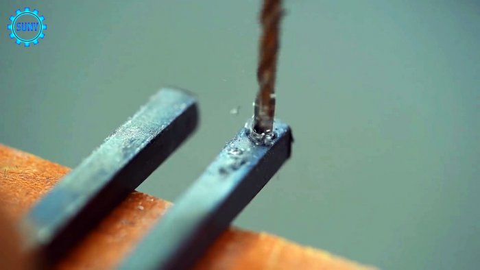 Как сделать легкую подставку под шампура для пикников и походов