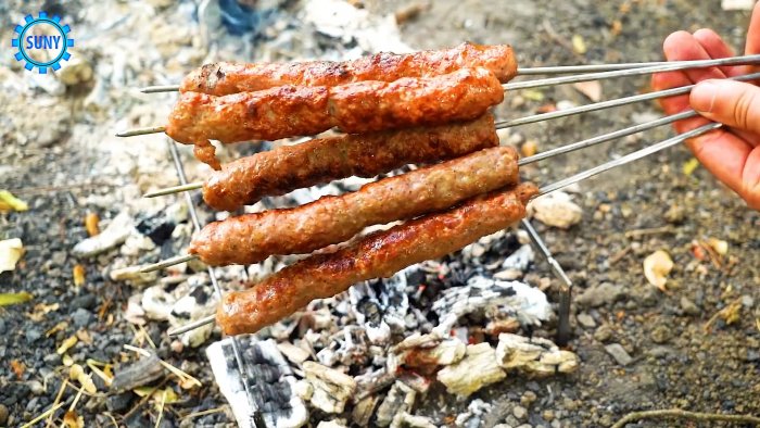 Как сделать легкую подставку под шампура для пикников и походов