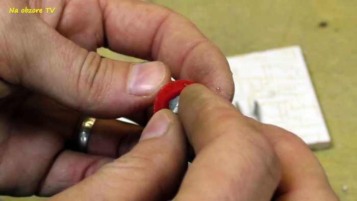 Как из обрезков ПП труб сделать барашковые болты и гайки