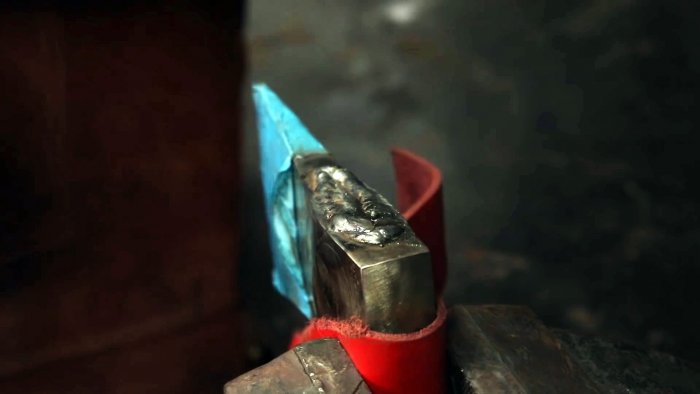 Как восстановить и сделать крутой топор при помощи цепи