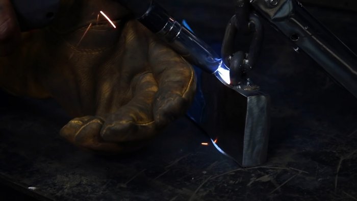 Как восстановить и сделать крутой топор при помощи цепи