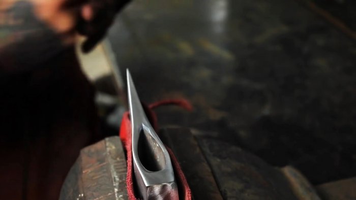 Как восстановить и сделать крутой топор при помощи цепи