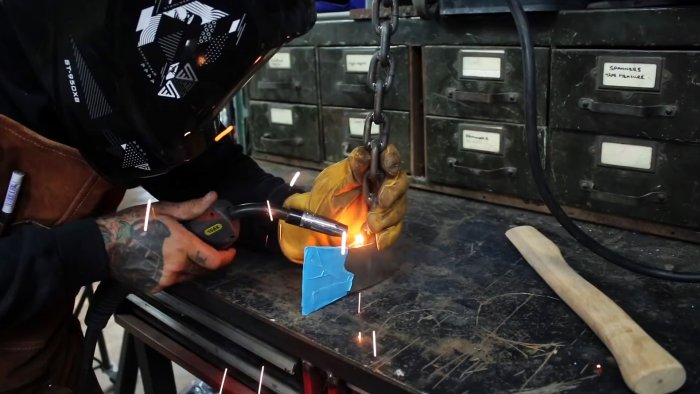 Как восстановить и сделать крутой топор при помощи цепи