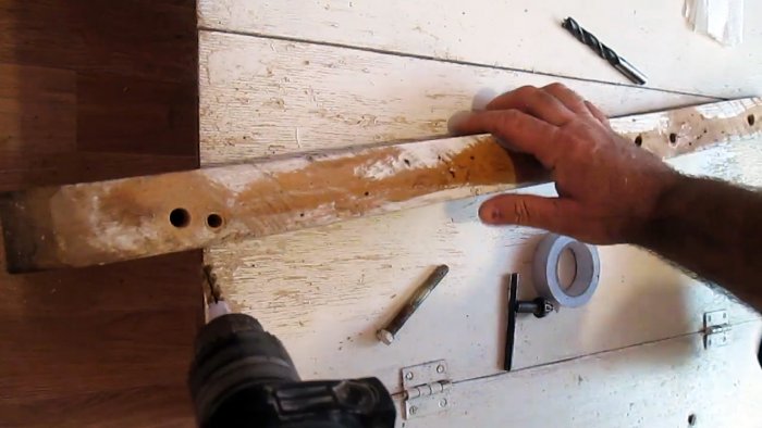 Как сверлить большие отверстия тонкими сверлами