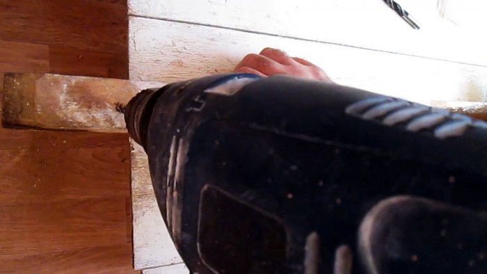 Как сверлить большие отверстия тонкими сверлами