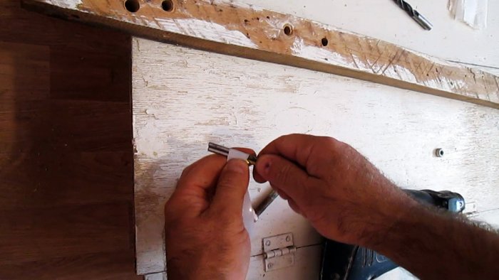 Как сверлить большие отверстия тонкими сверлами