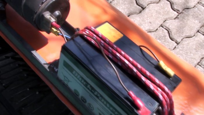 Как сделать механическую щетку для быстрой уборки листвы