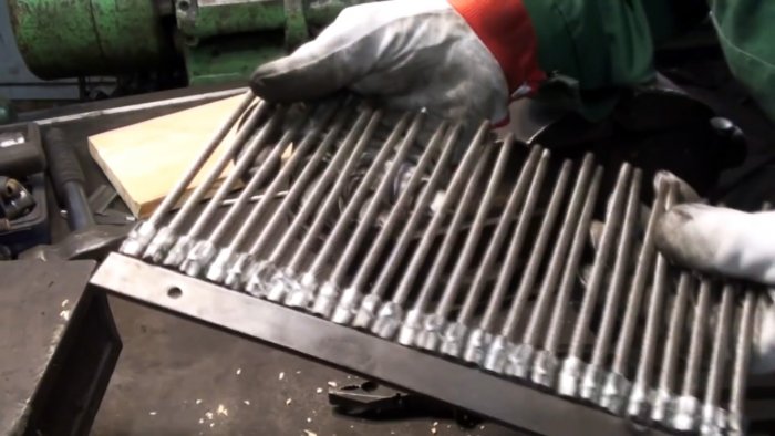 Как сделать механическую щетку для быстрой уборки листвы