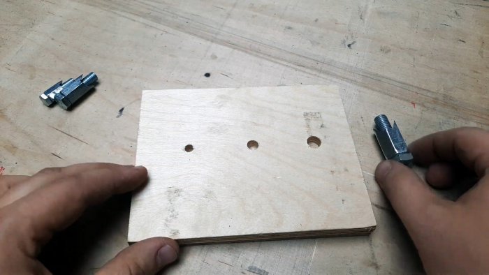 Как спрятать головку болта в дерево заподлицо