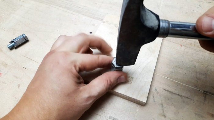 Как спрятать головку болта в дерево заподлицо