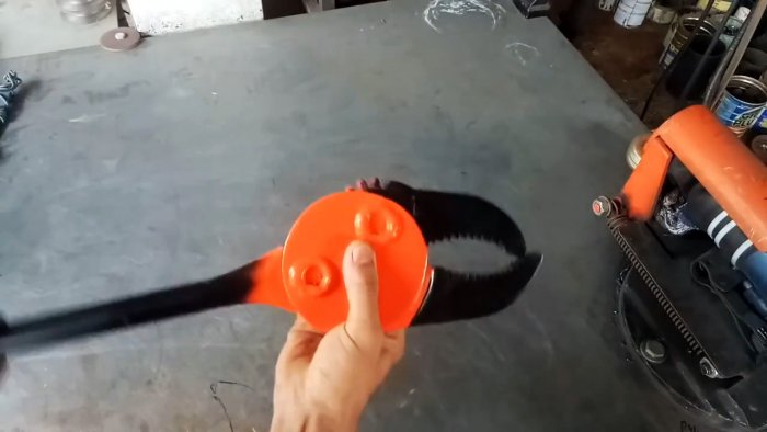 Как сделать сверхмощный самозажимной ключ из металлолома