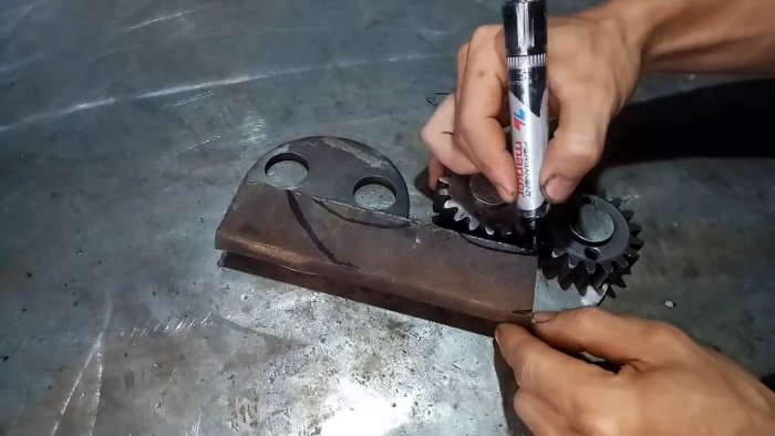 Как сделать сверхмощный самозажимной ключ из металлолома