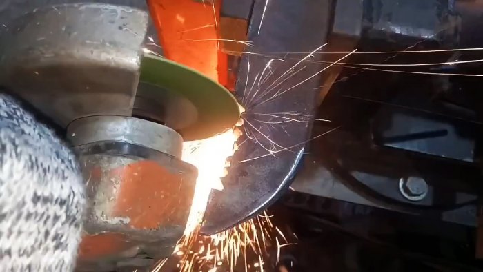 Как сделать сверхмощный самозажимной ключ из металлолома